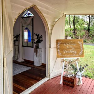 Marriage Celebrant Rustic chapel Gold coast